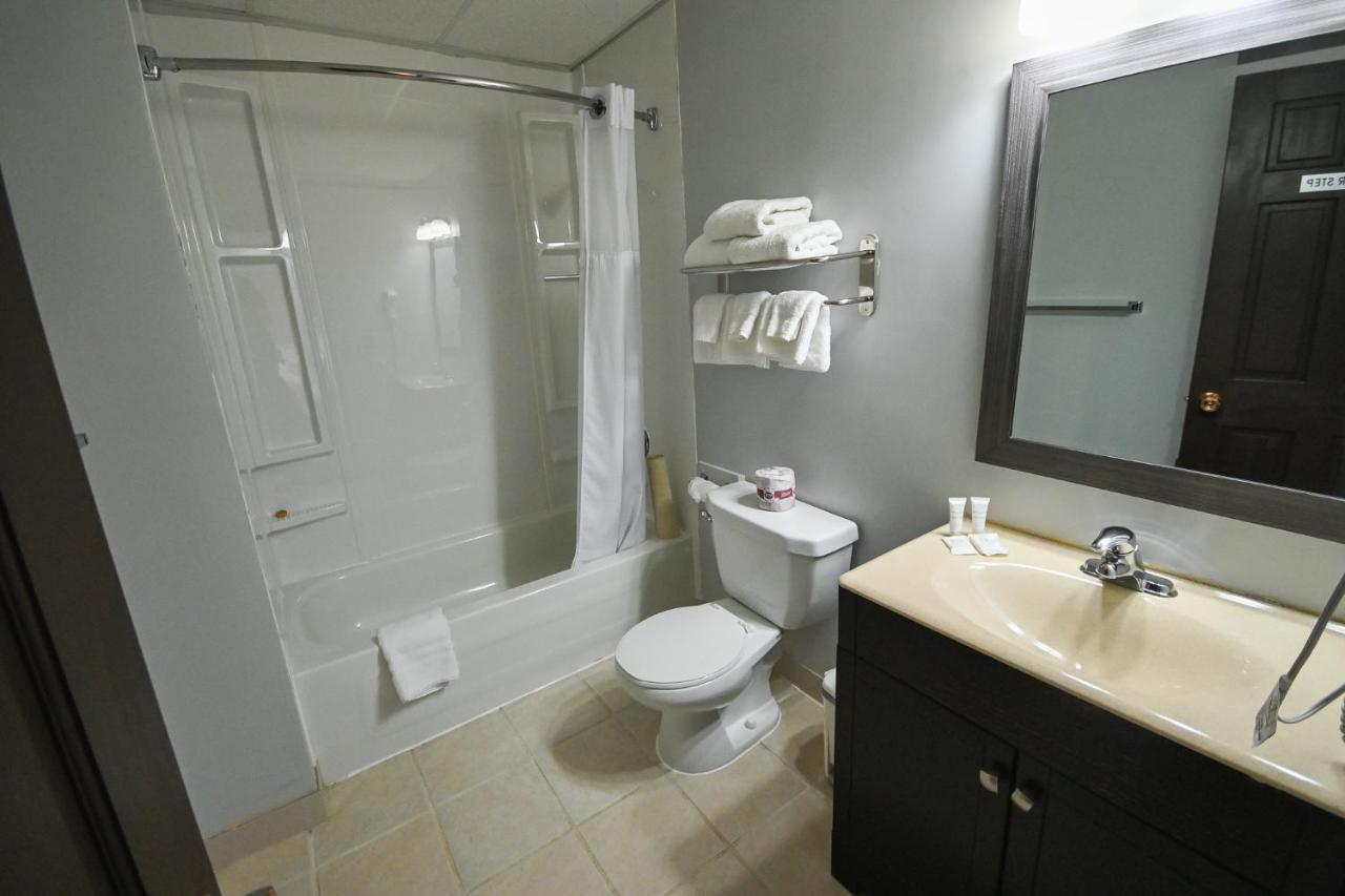 Le Voyageur Inn Mattawa ภายนอก รูปภาพ