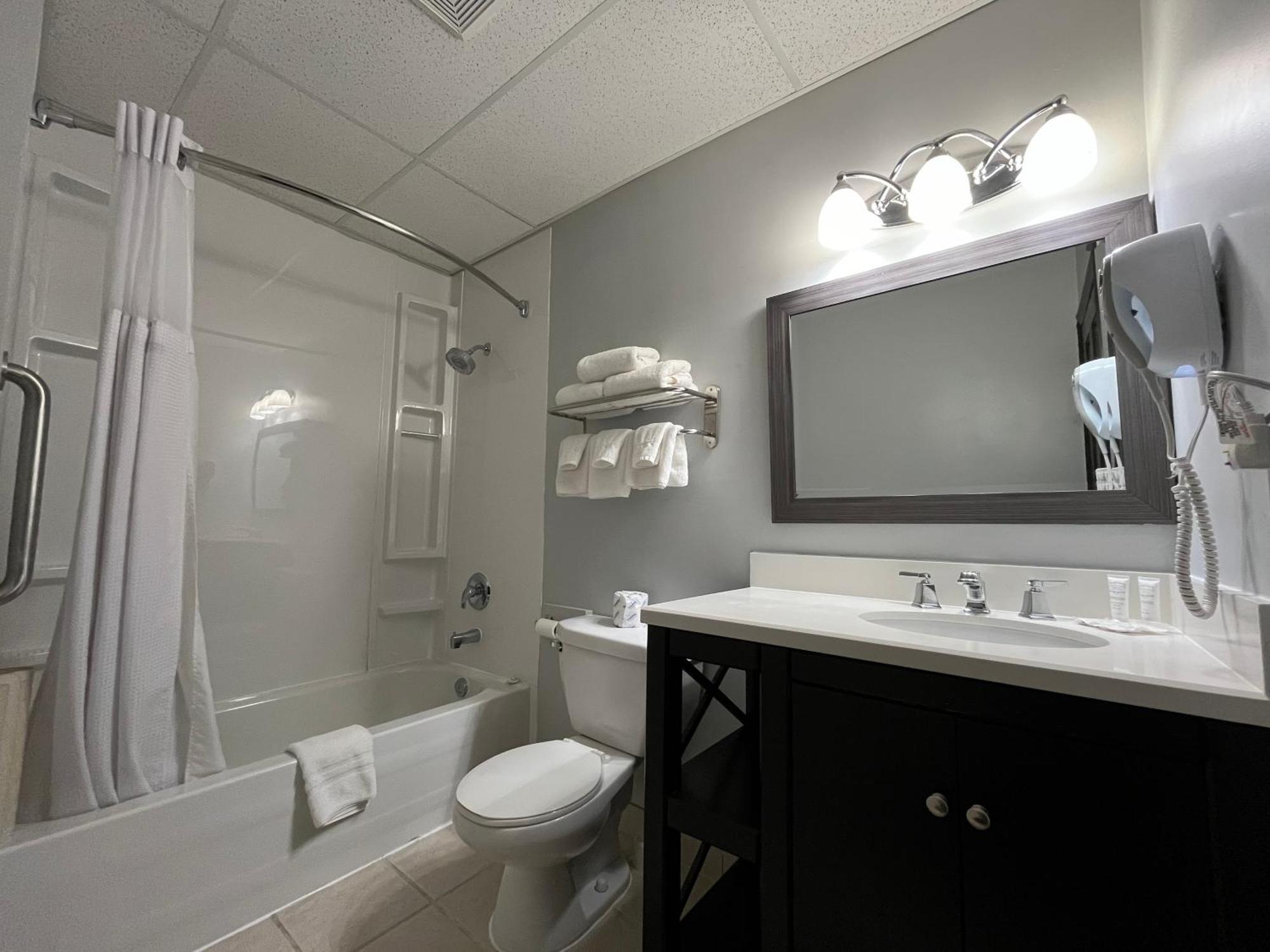 Le Voyageur Inn Mattawa ภายนอก รูปภาพ